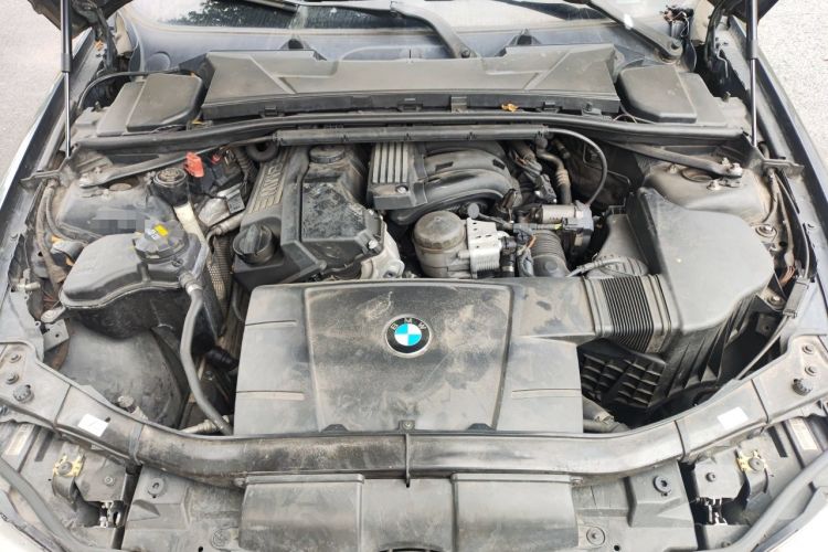 Used BMW 3 Series 2012 320i Luxury Edition Engine Bay