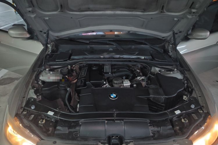 Used BMW 3 Series 2012 318i Leading Model Engine Bay