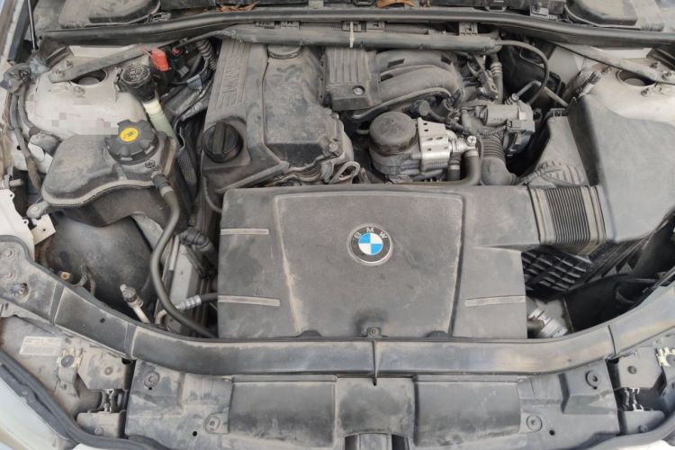 Used BMW 3 Series 2012 318i Leading Model Engine Bay