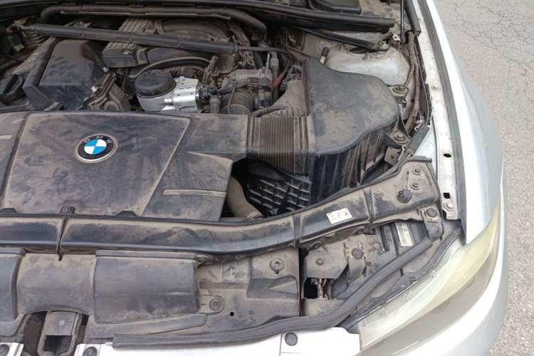 Used BMW 3 Series 2012 320i Luxury Edition Engine Bay Left