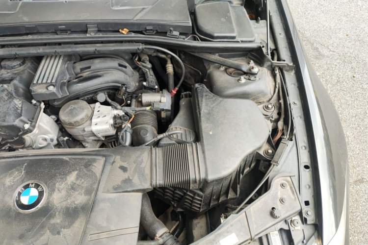 Used BMW 3 Series 2012 320i Luxury Edition Engine Bay Left