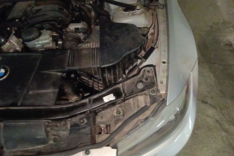 Used BMW 3 Series 2012 320i Luxury Edition Engine Bay Left