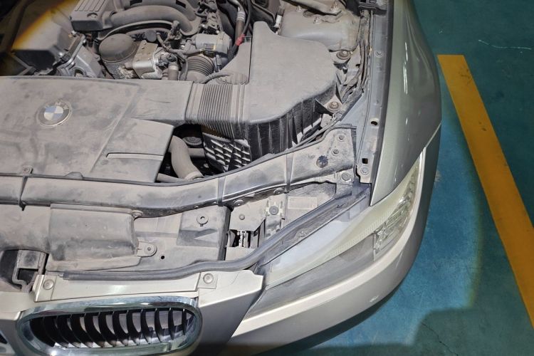 Used BMW 3 Series 2012 318i Leading Model Engine Bay Left