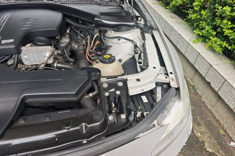 Used BMW 3 Series  Engine Bay Left