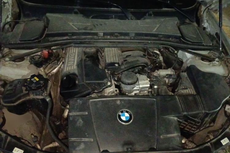 Used BMW 3 Series 2012 320i Luxury Edition Engine Bay