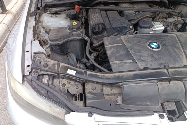 Used BMW 3 Series 2012 320i Luxury Edition Engine Bay Right