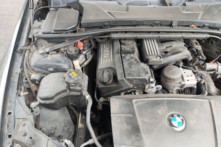 Used BMW 3 Series 2012 320i Luxury Edition Engine Bay Right