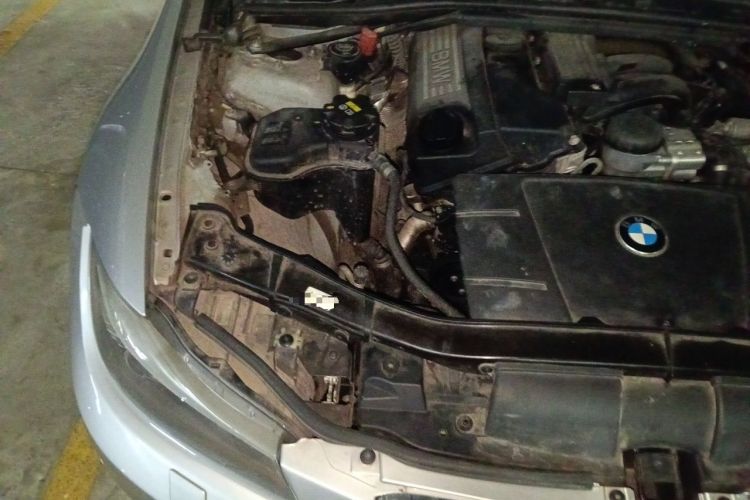 Used BMW 3 Series 2012 320i Luxury Edition Engine Bay Right