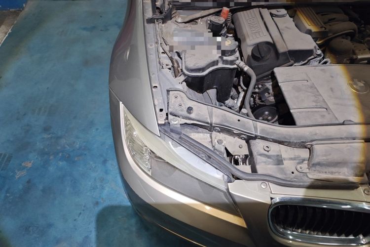 Used BMW 3 Series 2012 318i Leading Model Engine Bay Right
