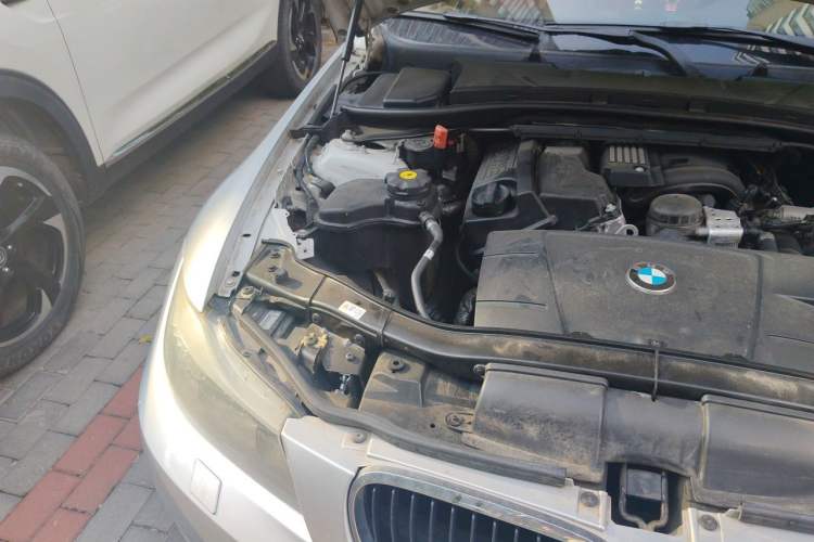 Used BMW 3 Series 2012 318i Leading Model Engine Bay Right