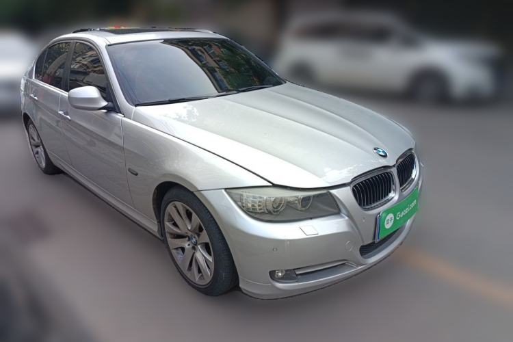 Used BMW 3 Series 2012 320i Luxury Edition Front Right 45 Deg