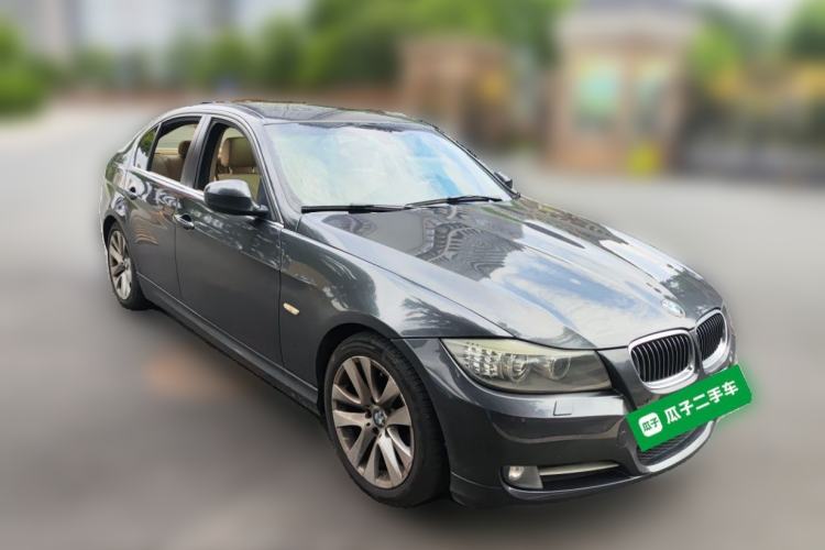 Used BMW 3 Series 2012 320i Luxury Edition Front Right 45 Deg