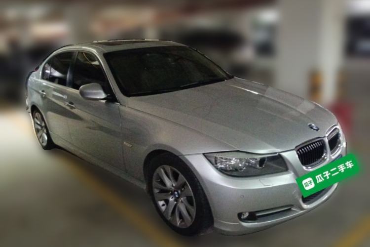 Used BMW 3 Series 2012 320i Luxury Edition Front Right 45 Deg
