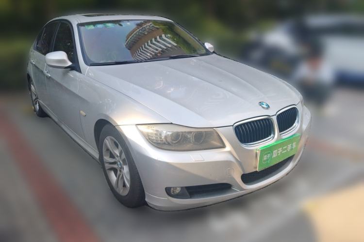 Used BMW 3 Series 2012 318i Leading Model Front Right 45 Deg