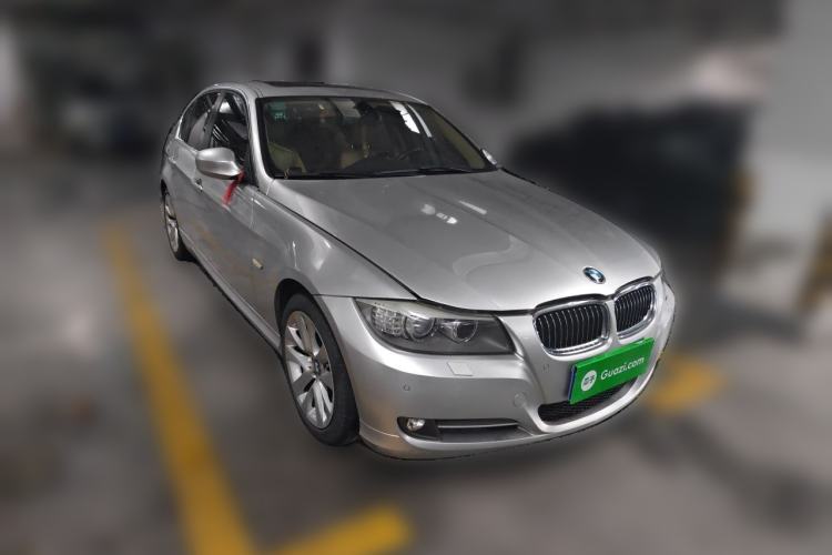 Used BMW 3 Series 2012 320i Luxury Edition Front Right 45 Deg