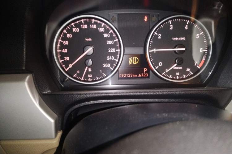 Used BMW 3 Series 2012 318i Leading Model Odometer Close Up