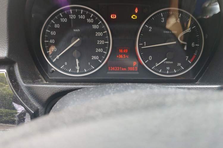 Used BMW 3 Series 2012 318i Leading Model Odometer Close Up