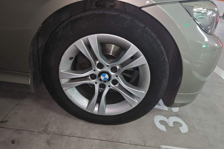 Used BMW 3 Series 2012 318i Leading Model Right Front Wheel Hub