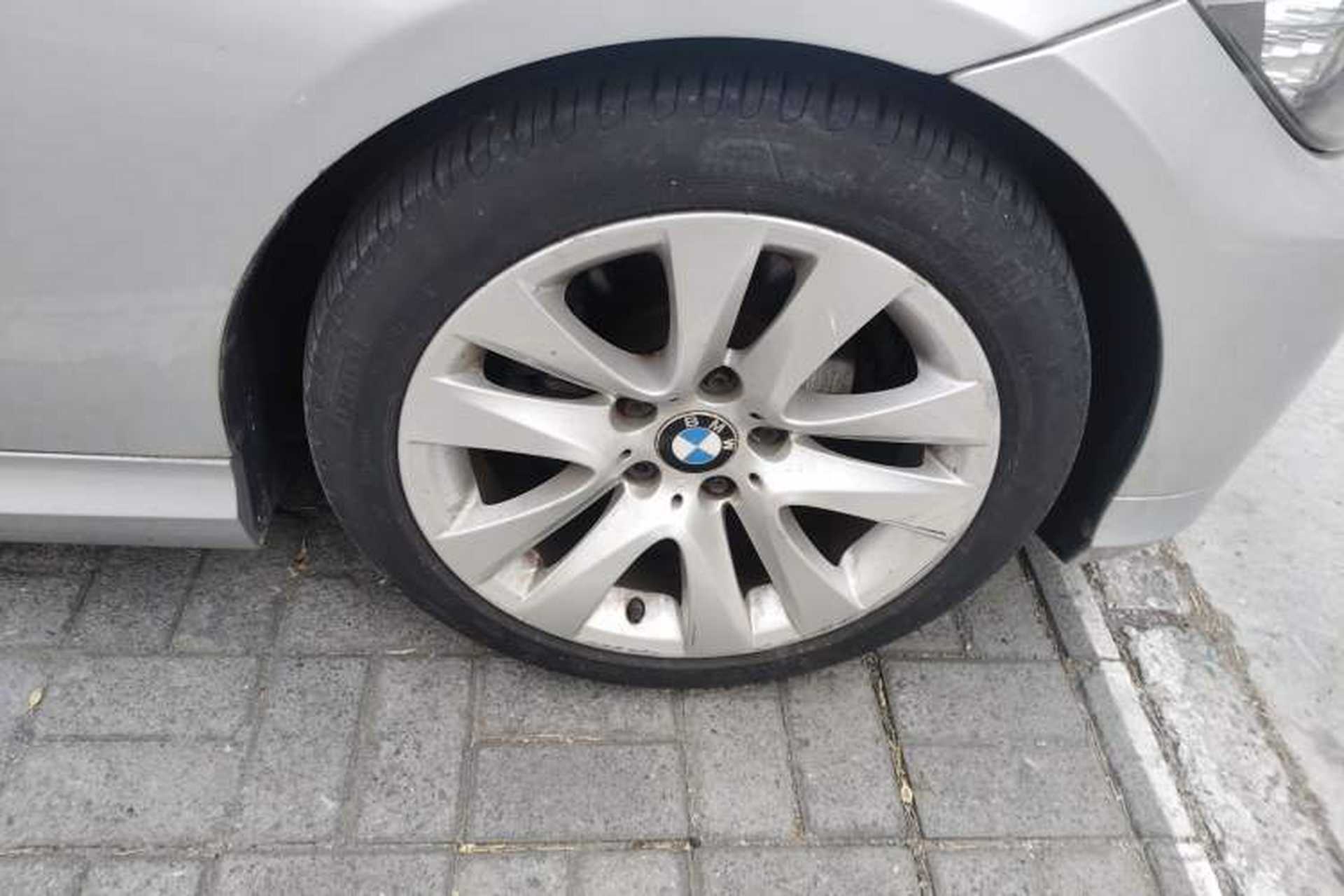 Used BMW 3 Series 2012 320i Luxury Edition Right Front Wheel Hub