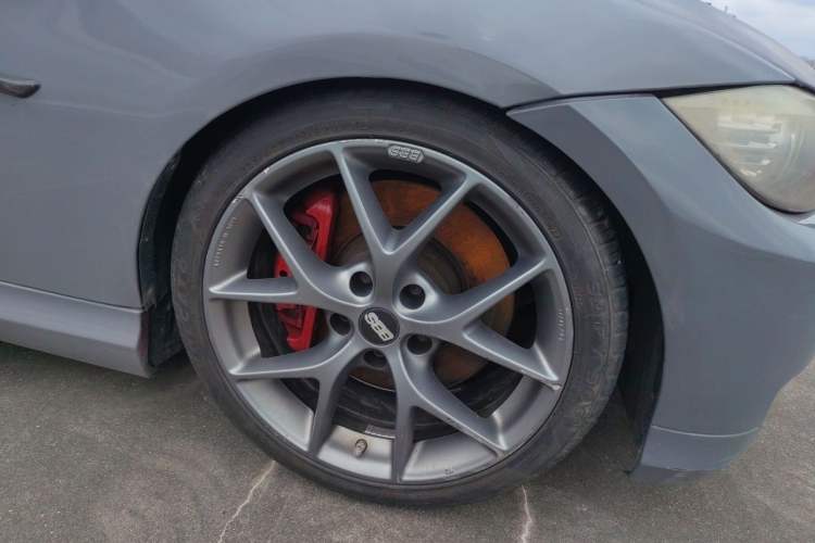 Used BMW 3 Series 2012 335i Right Front Wheel Hub