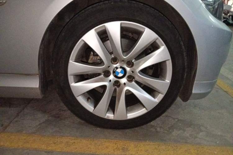 Used BMW 3 Series 2012 320i Luxury Edition Right Front Wheel Hub