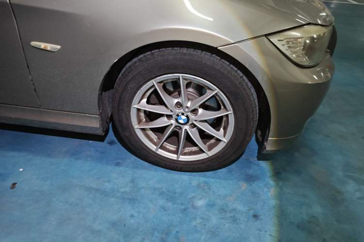 Used BMW 3 Series 2012 318i Leading Model Right Front Wheel Hub