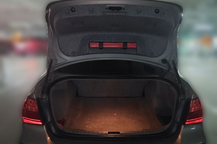 Used BMW 3 Series 2012 318i Leading Model Trunk