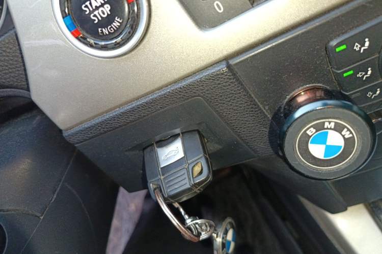 Used BMW 3 Series 2012 320i Luxury Edition Vehicle Key