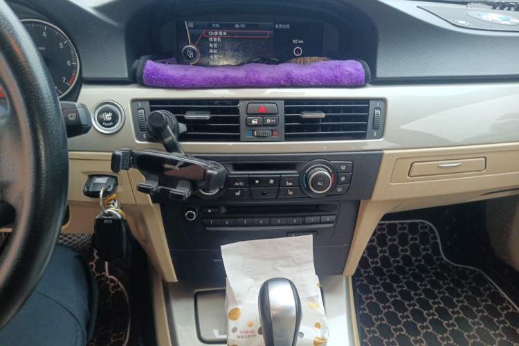 Used BMW 3 Series 2012 320i Luxury Edition Audio And AC Panel