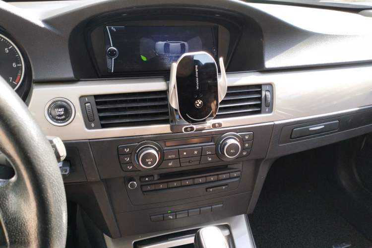 Used BMW 3 Series 2012 320i Luxury Edition Audio And AC Panel