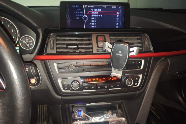 Used BMW 3 Series 2012 320i Luxury Edition Audio And AC Panel