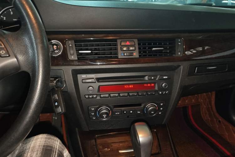 Used BMW 3 Series 2012 320i Sport Edition Audio And AC Panel
