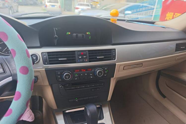 Used BMW 3 Series 2012 320i Luxury Edition Audio And AC Panel