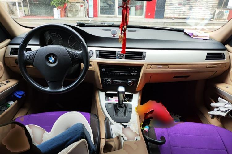 Used BMW 3 Series 2012 318i Leading Model Center Console