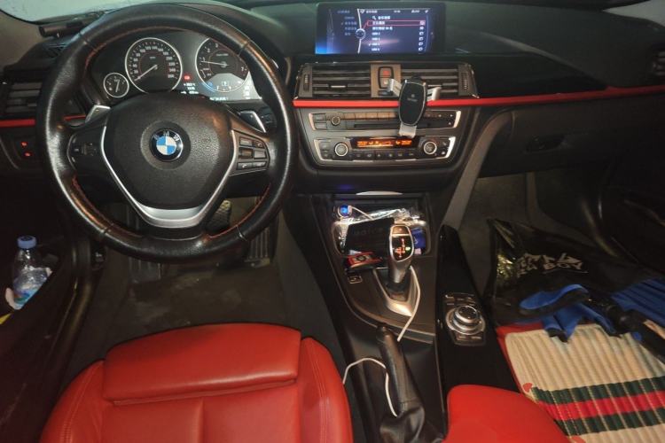 Used BMW 3 Series 2012 320i Luxury Edition Center Console