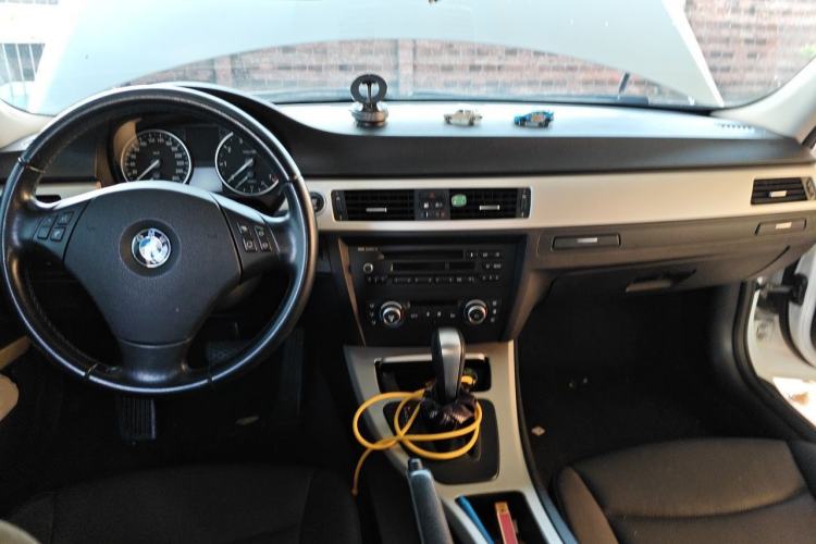 Used BMW 3 Series 2012 318i Leading Model Center Console