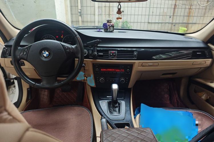Used BMW 3 Series 2012 318i Leading Model Center Console