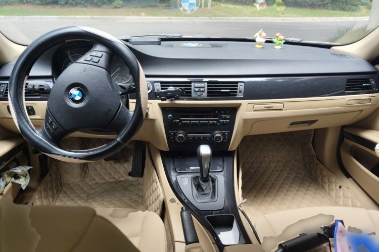 Used BMW 3 Series 2012 318i Leading Model Center Console