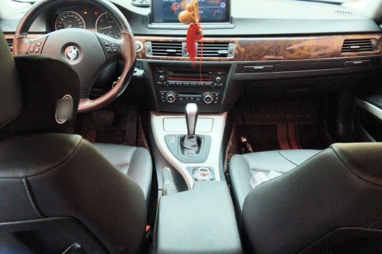 Used BMW 3 Series 2012 318i Leading Model Center Console