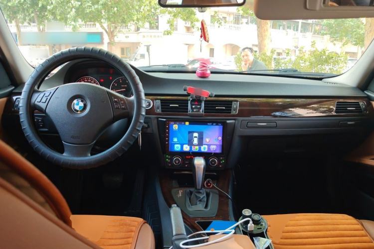 Used BMW 3 Series 2012 320i Sport Edition Center Console