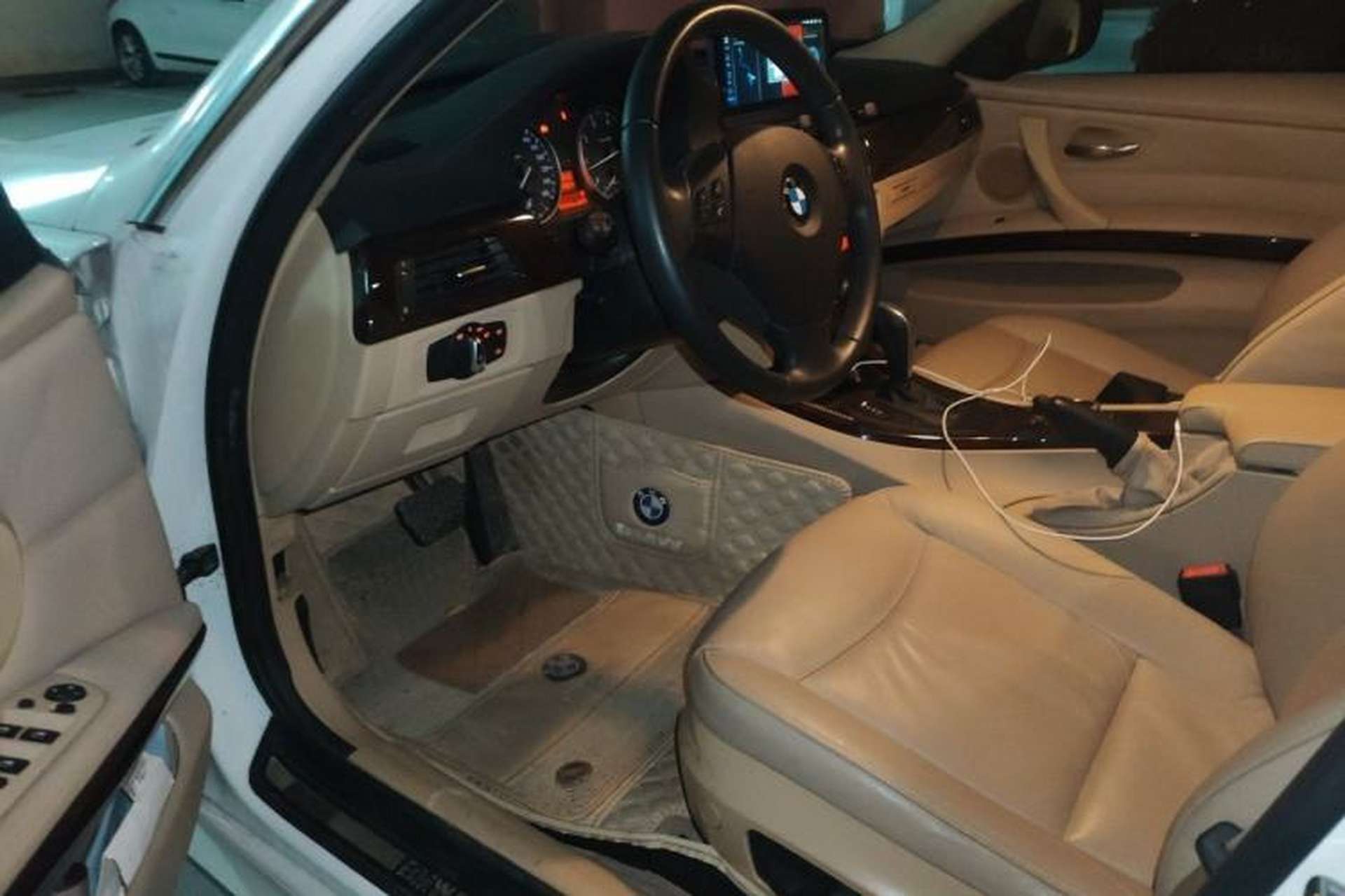 Used BMW 3 Series 2012 320i Sport Edition Driver Seat