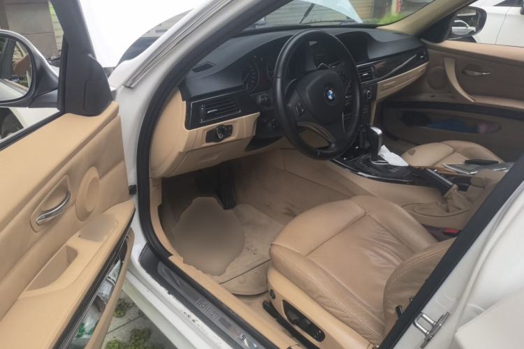 Used BMW 3 Series 2012 325i Luxury Edition Driver Seat