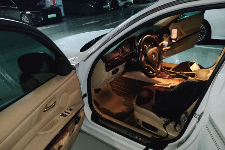 Used BMW 3 Series 2012 325i Luxury Edition Driver Seat