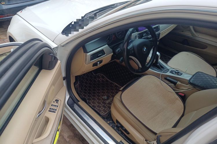 Used BMW 3 Series 2012 320i Luxury Edition Driver Seat