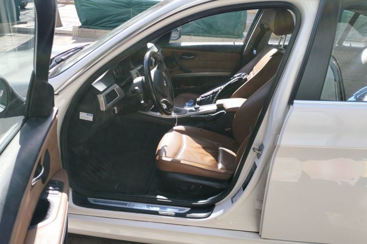 Used BMW 3 Series 2012 320i Luxury Edition Driver Seat