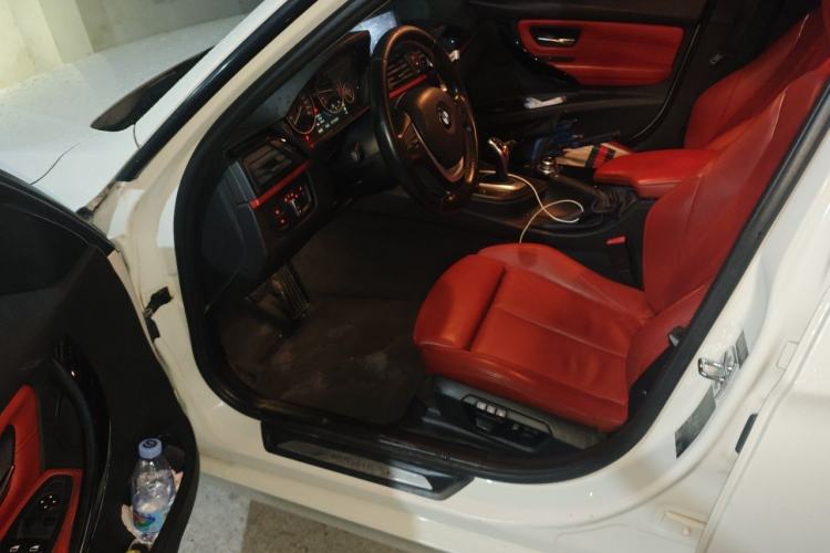 Used BMW 3 Series 2012 320i Luxury Edition Driver Seat