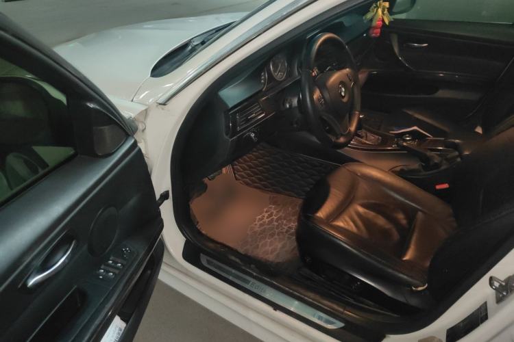 Used BMW 3 Series 2012 325i Luxury Edition Driver Seat