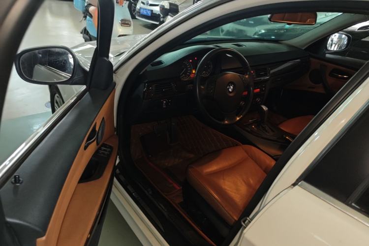 Used BMW 3 Series 2012 320i Sport Edition Driver Seat