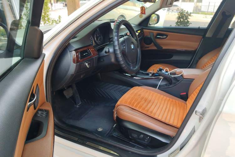 Used BMW 3 Series 2012 320i Sport Edition Driver Seat