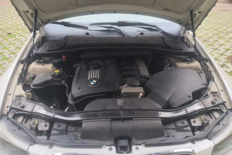 Used BMW 3 Series 2012 325i Luxury Edition Engine Bay
